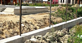 Фундамент под забор заказать в Азнакаево - заливка фундамента для забора | от 1590 за п.м.