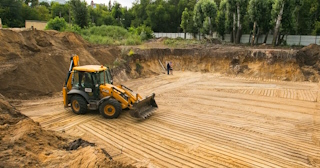 Разработка котлована Азнакаево стоимость за от 583 руб. м3 - заказать работы по копке и рытью котлованов | траншей